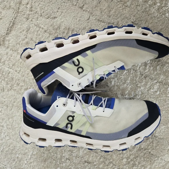 On Running | Shoes | On Running White And Blue Athletic  display picture 1